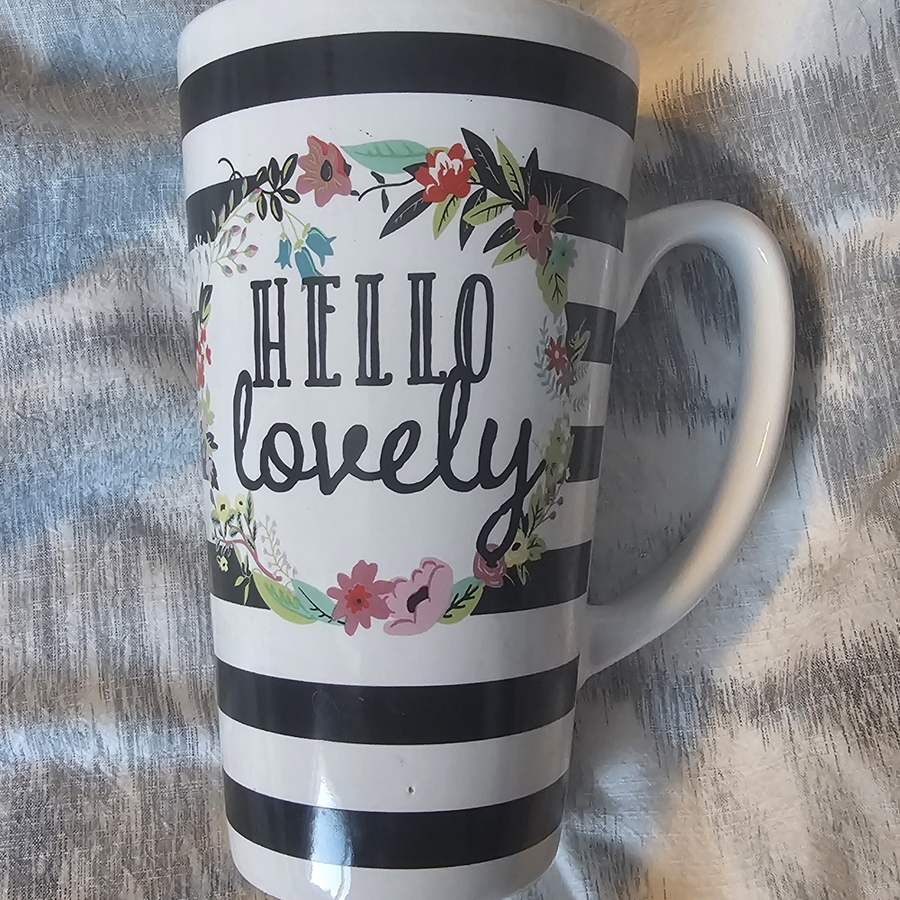 💥 3 For $10 💥 Floral Striped Mug - Black and White